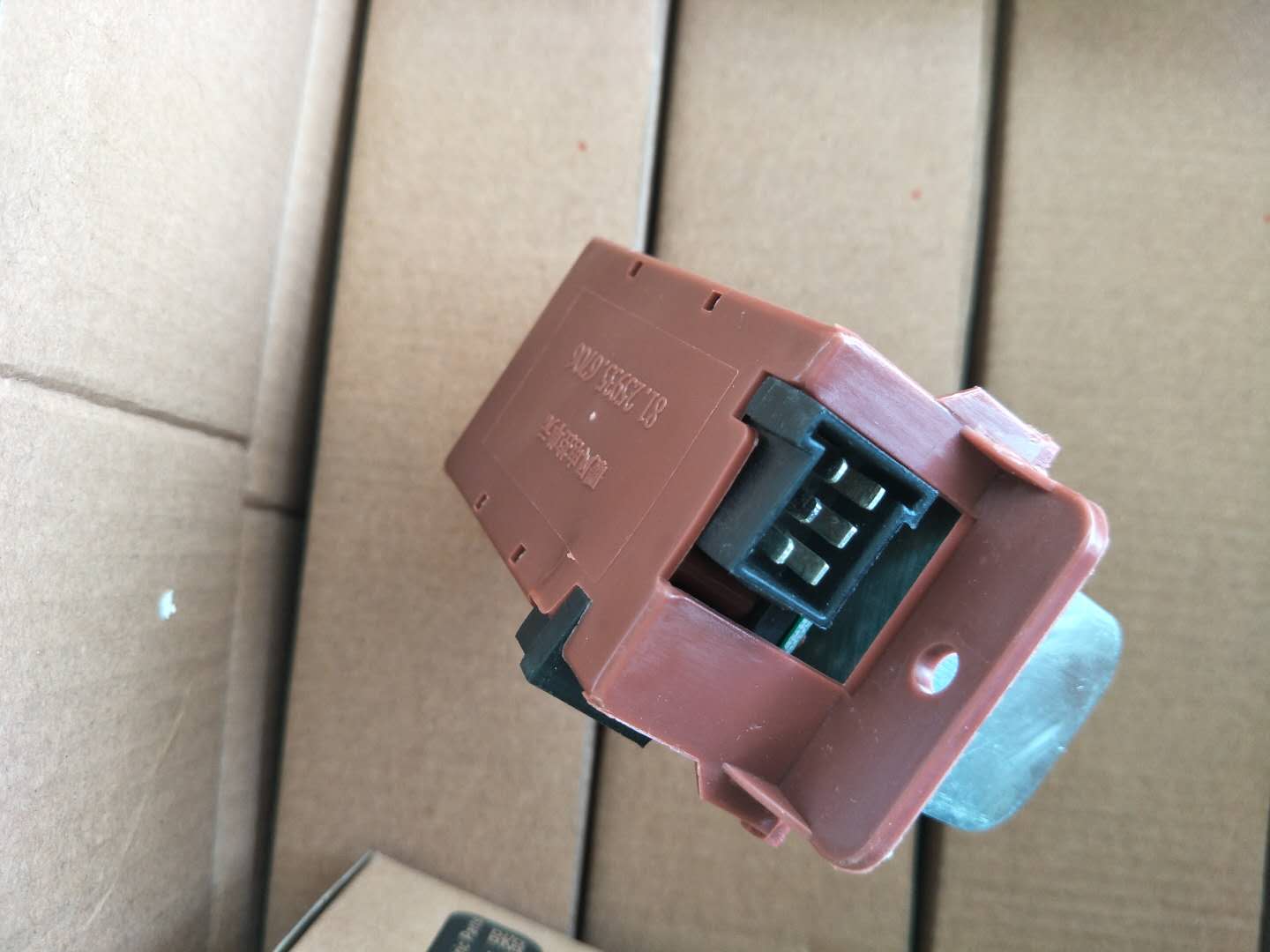 81.25935.6706 81.25935.6706