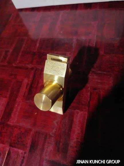 Sinotruk HOWO 19710/19712 Fork Pendulum Block AZ2229100042